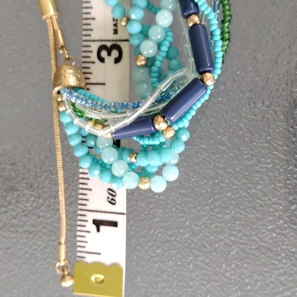 Catherines multiple strands of beads bracelet. - Picture 4 of 5